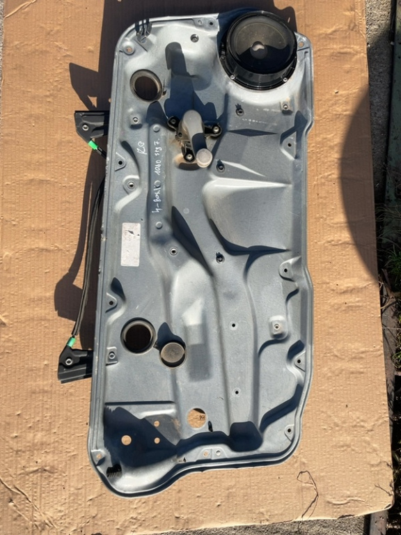 Macara geam - Parte montare: Stânga față, Manuală, Alte specificații: in 2 usi - Volkswagen Golf 4 generation [1997 - 2006] Hatchback 3-doors 1.4 MT (75 hp)