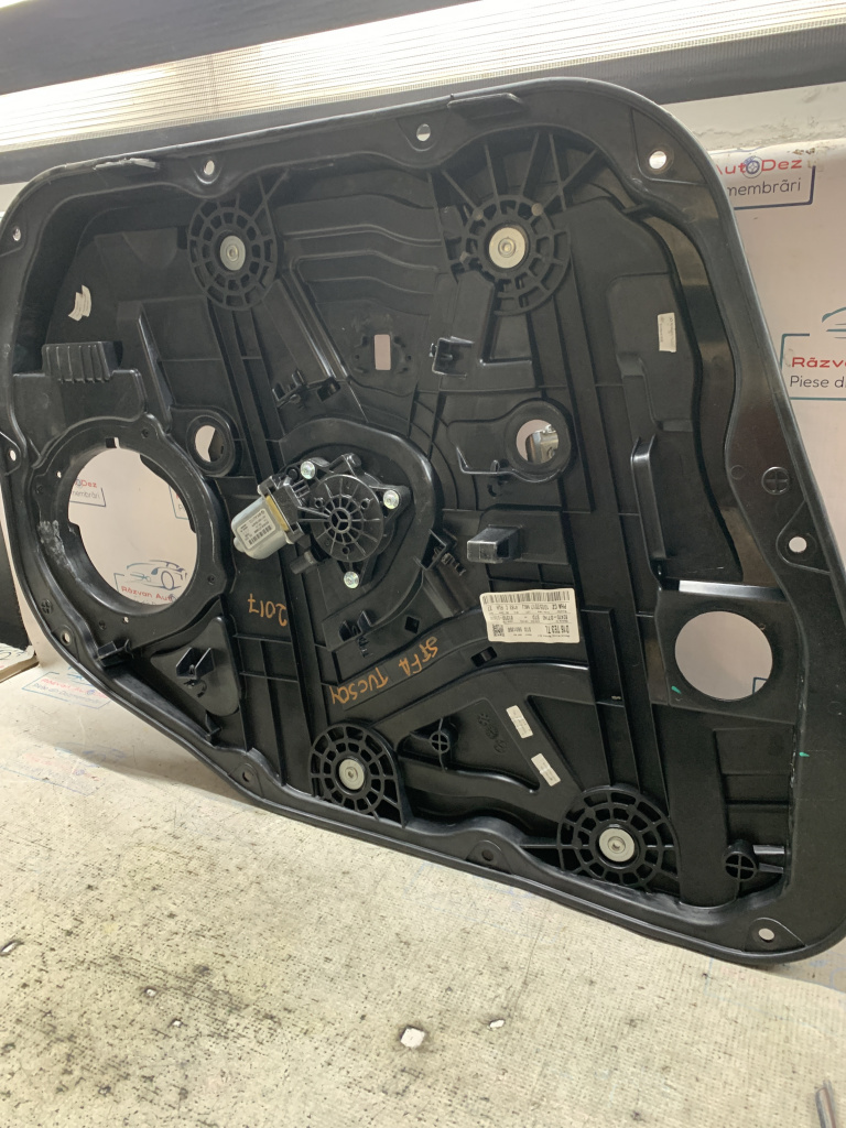 Macara geam stânga fata Hyundai Tucson 1.7 Motorina 2017, 82470D7140
