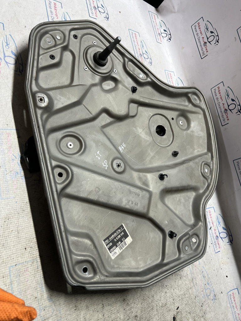 Macara geam stânga spate Skoda Octavia 2 2009, 1Z0839655