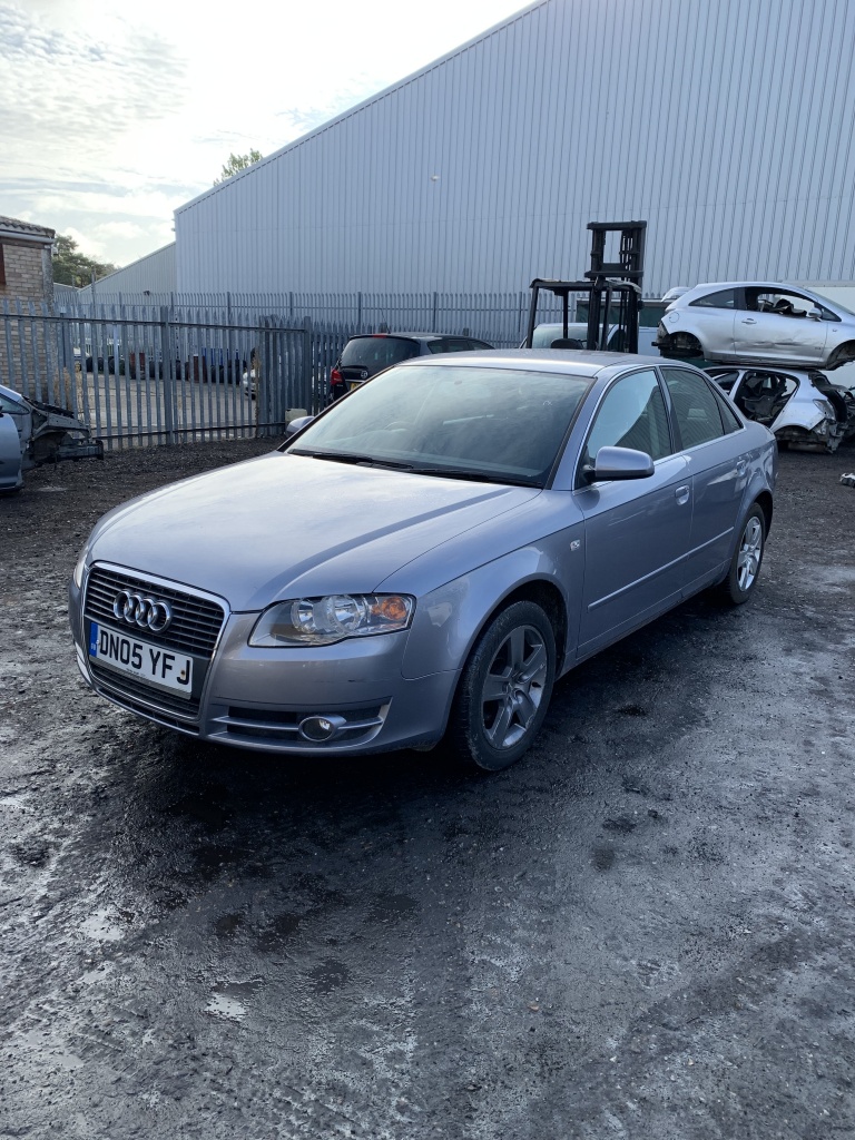 Macara geam stanga fata Audi A4 B7 2005 