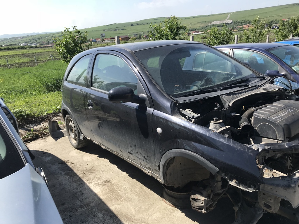 Macara geam stanga fata Opel Corsa C 200