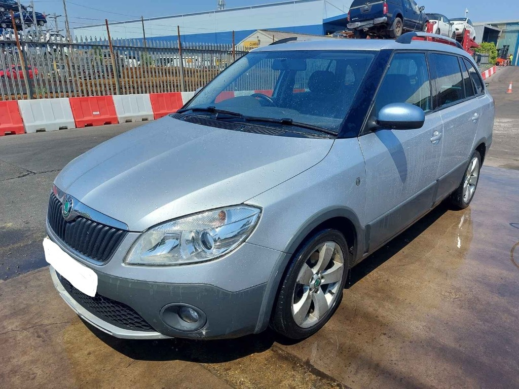 Macara geam stanga fata Skoda Fabia 2 2011 Scout BREAK 1.6 TDI CAYC
