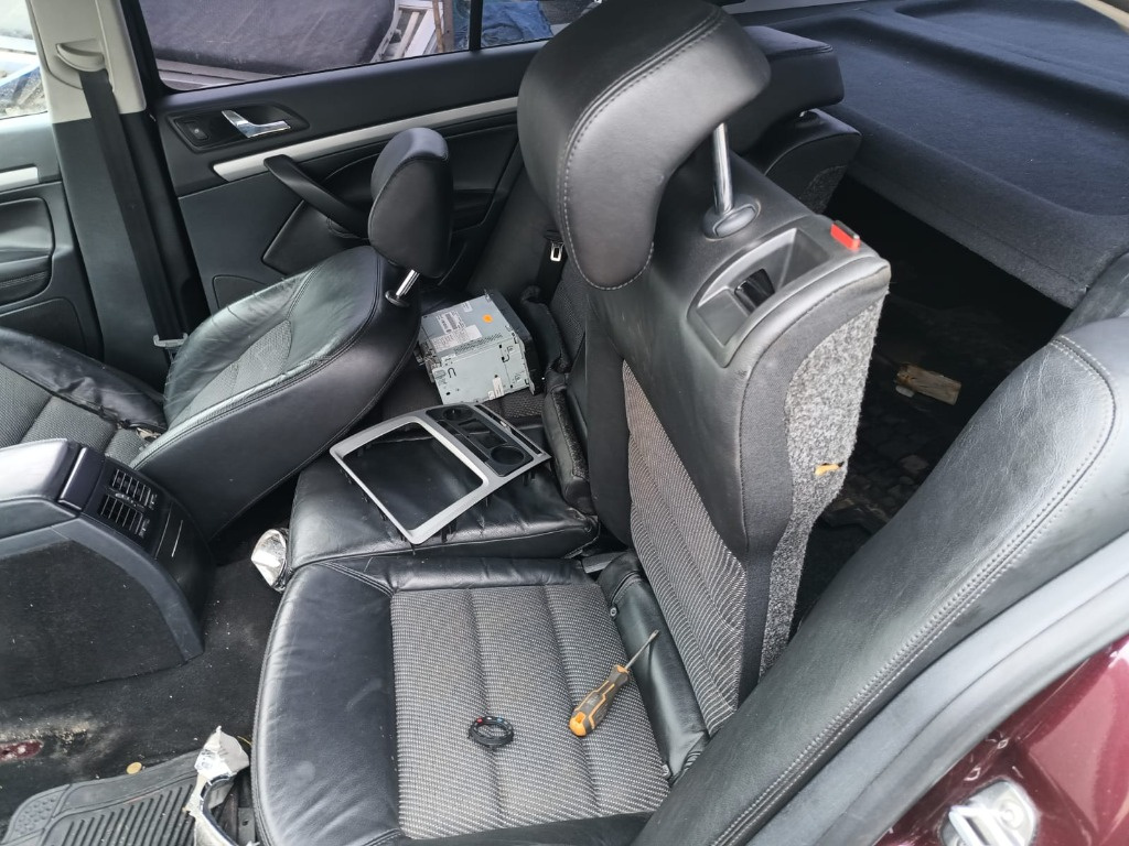 Macara geam stanga fata Skoda Octavia 2 