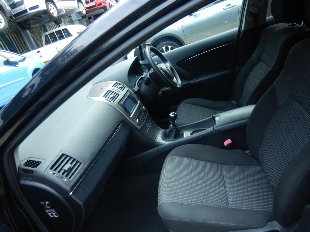 Macara geam stanga fata Toyota Avensis 2