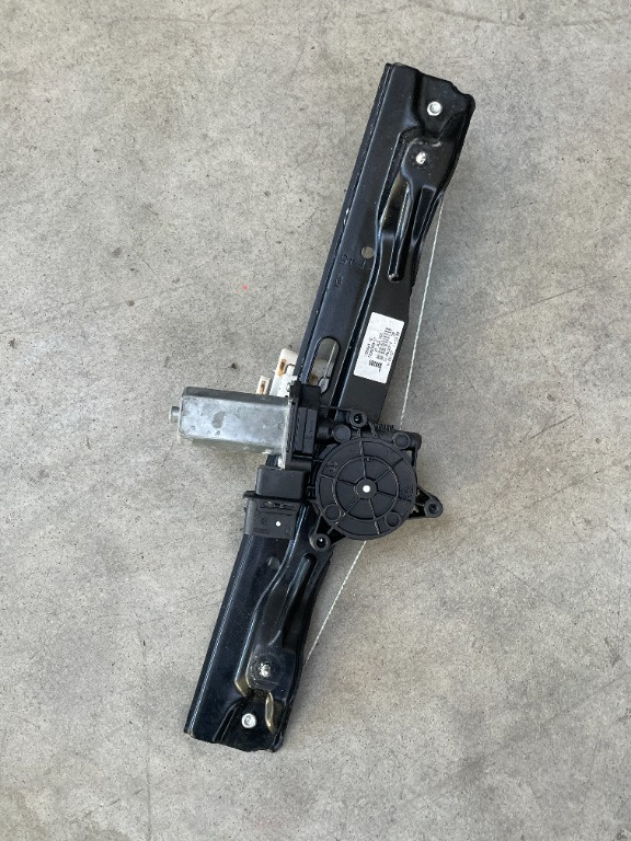 Macara geam stanga spate cu motoras Bmw seria 2 F4