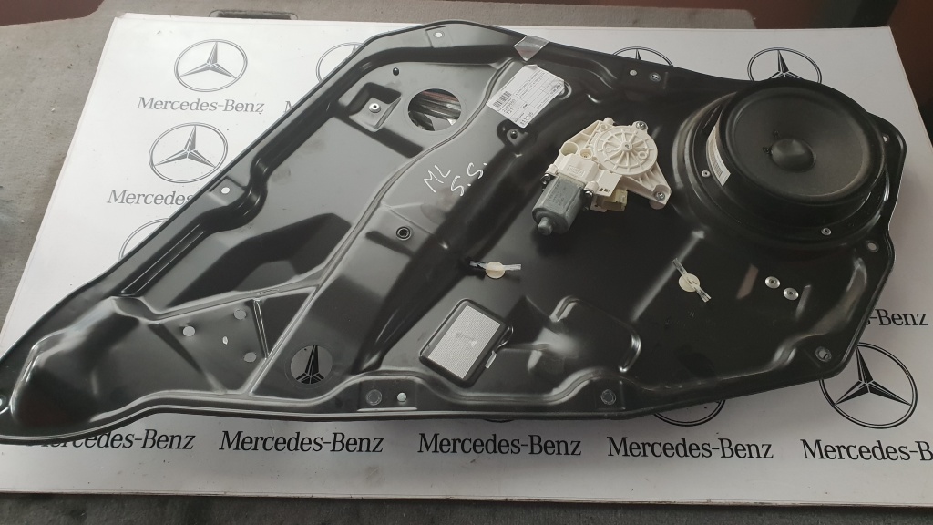 Macara geam stanga spate Mercedes ML W164