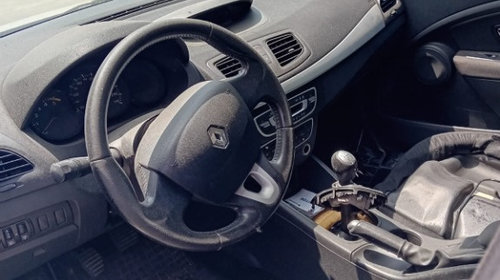 Macara geam stanga spate Renault Fluence