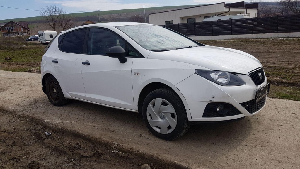 Macara geam stanga spate Seat Ibiza 2011