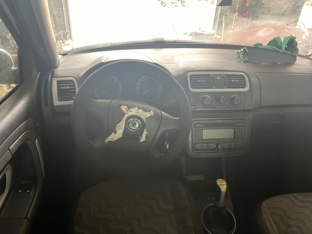 Macara geam stanga spate Skoda Fabia 2 2