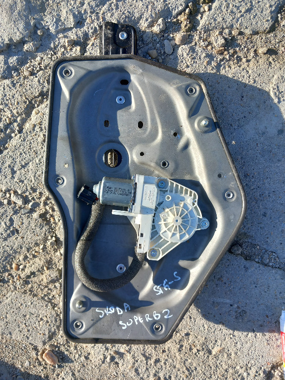 Macara geam stanga spate Skoda Superb 2/ 2012 Berlina