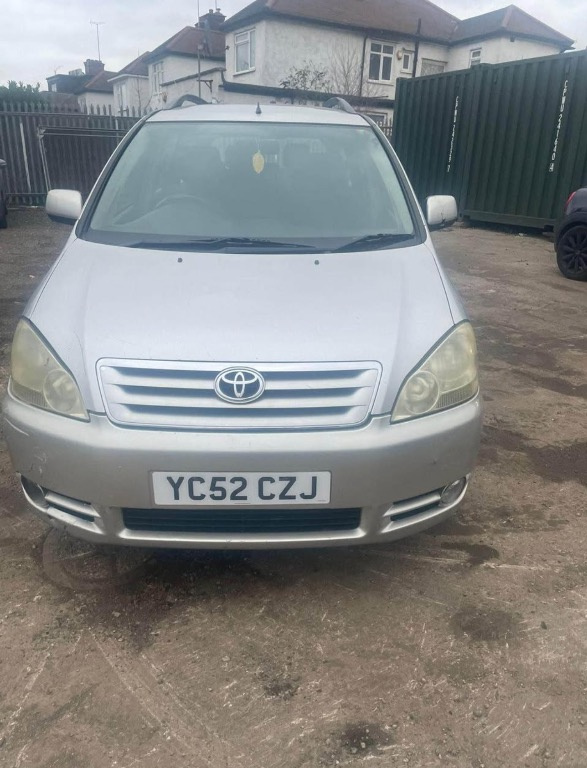 Macara geam stanga spate Toyota Avensis Verso 2003