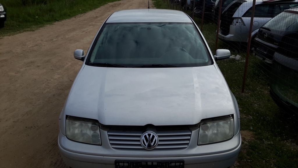 Macara geam stanga spate Volkswagen Bora 1999 berlina 1.6