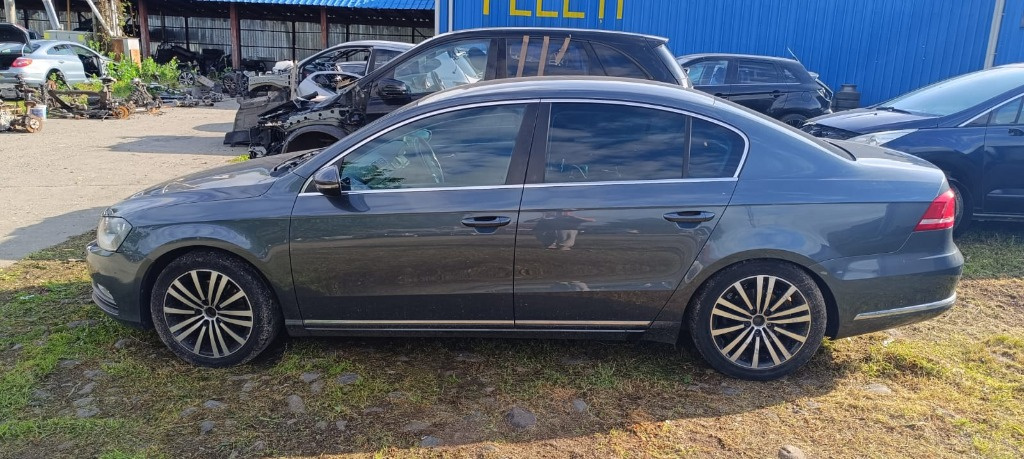 Macara geam stanga spate Volkswagen Pass