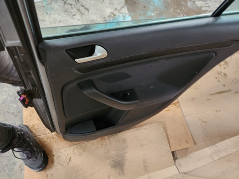 Macara geam usa dreapta spate Volkswagen Golf 6 combi an de fabticatie 2011