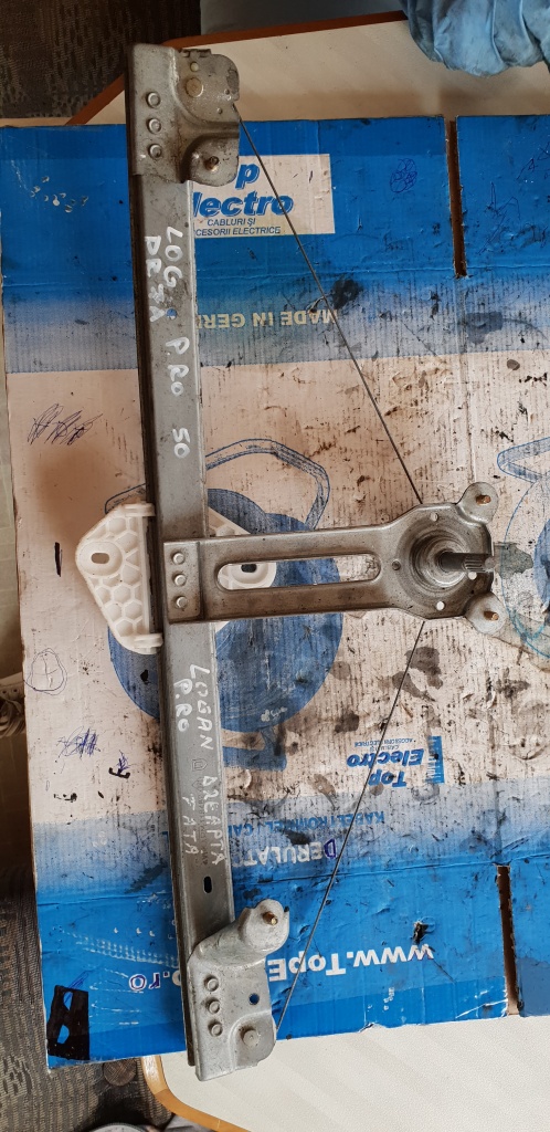 Macara manuală Dacia Logan, dreapta fata