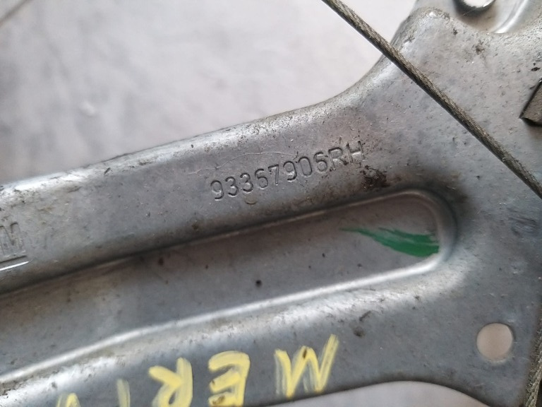 Macara manuala dreapta spate opel meriva