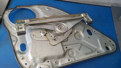 Macara manuala geam dreapta spate ford focus 2 3m5