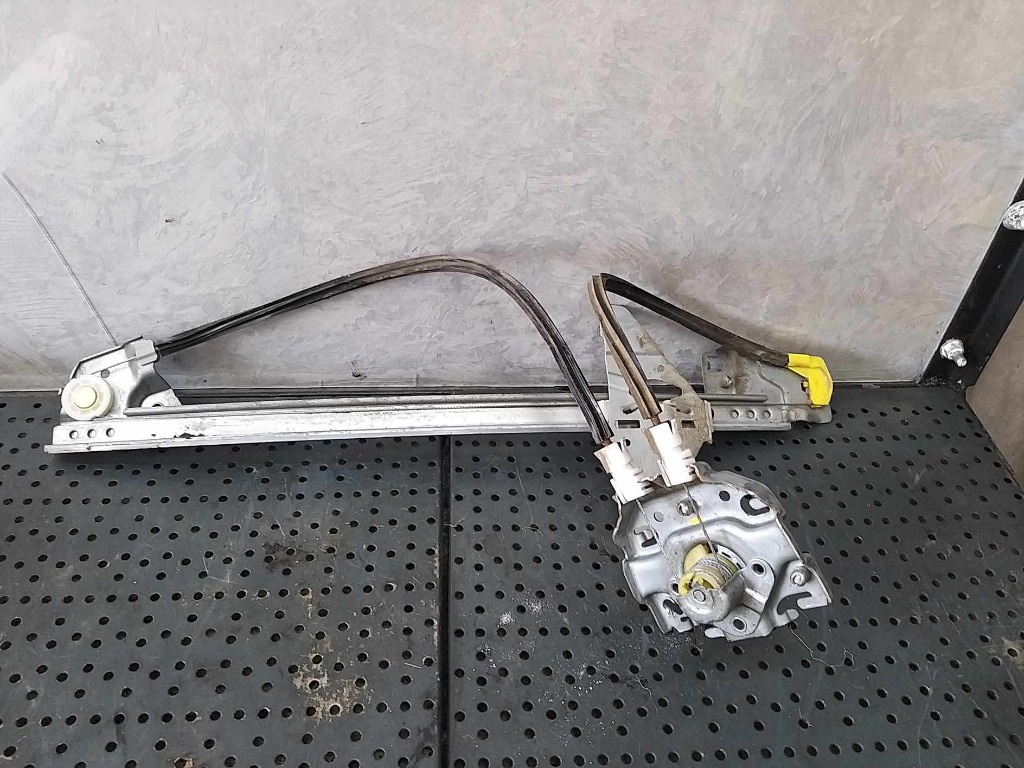 Macara manuala stanga spate peugeot 307 