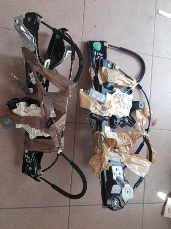 MACARA STANGA FATA DREAPTA FATA FORD FOCUS 3 COD CM51A23201AE BM51A23200BF AN 2012
