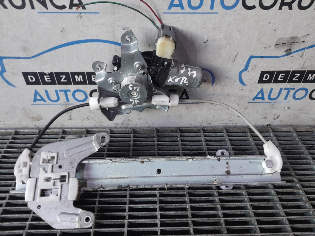Macara stanga spate Nissan X - Trail T31 2007 - 2013 SUV 4 Usi