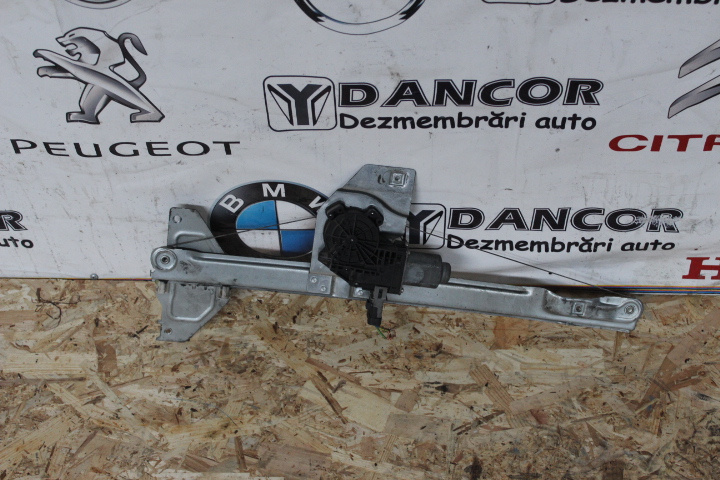 MACARA STANGA SPATE Toyota Corolla 2015