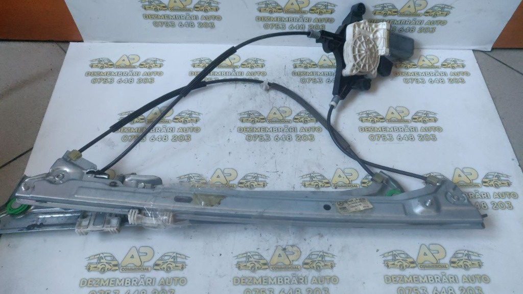 Macara usa dreapta fata Mercedes Vito cod : A6397200546