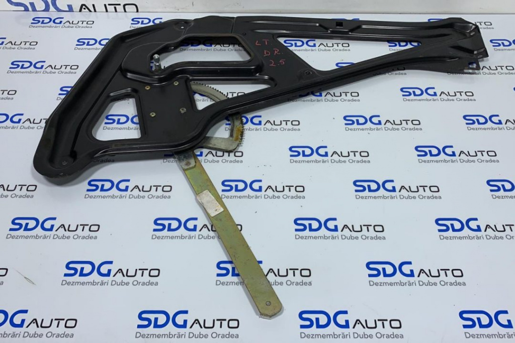 Macara Usa Dreapta Fata Volkswagen LT 2.5 1996 - 2006