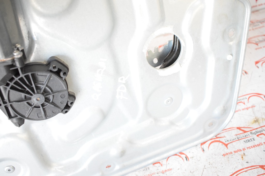 Macara usa fata dreapta Nissan Qashqai 2