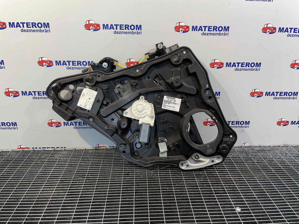 MACARA USA SPATE STANGA MERCEDES CLA CLA - - (2013 2015)