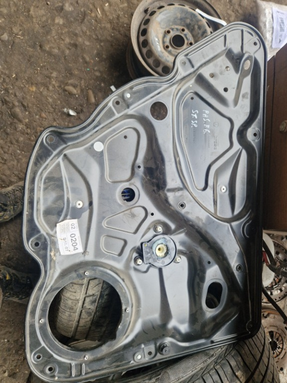 Macara usa spate Vw Passat B6