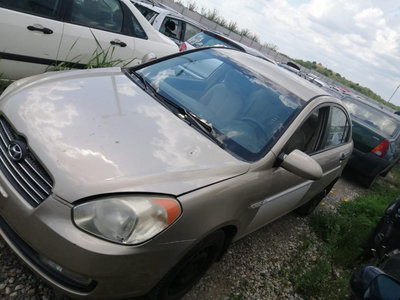 Macara usa stanga fata Hyundai Accent 2006-2011