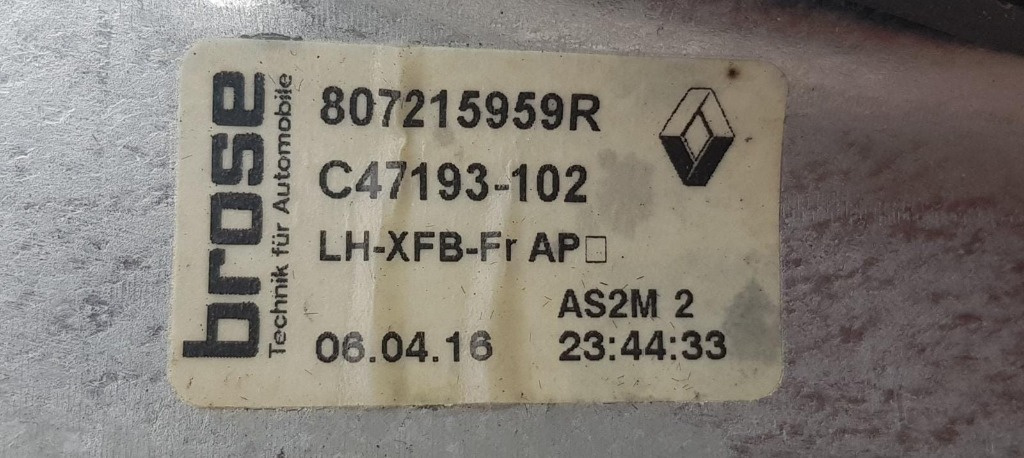 Macara usa stanga fata Renault Megane 4 