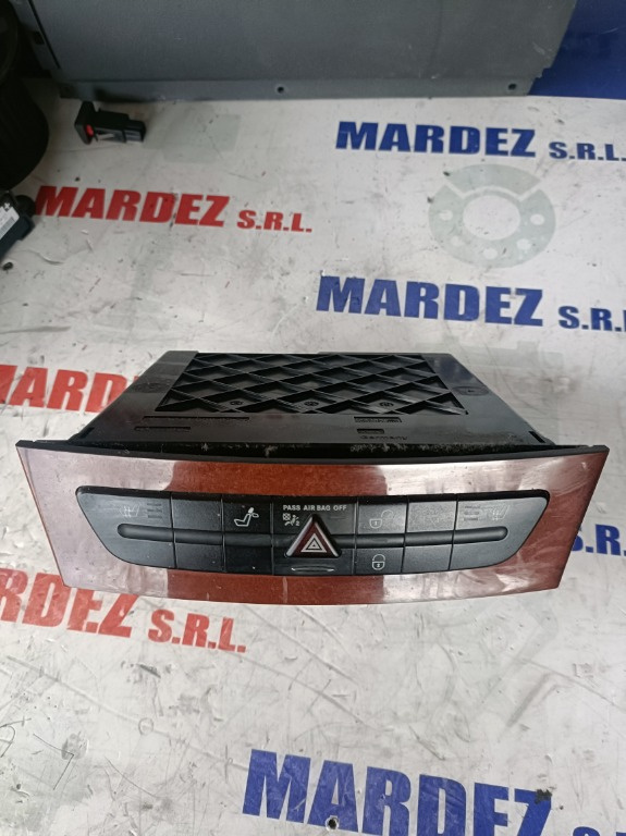 Magazie CD cu sertar bord, cod A2116800552, Mercedes Clasa E