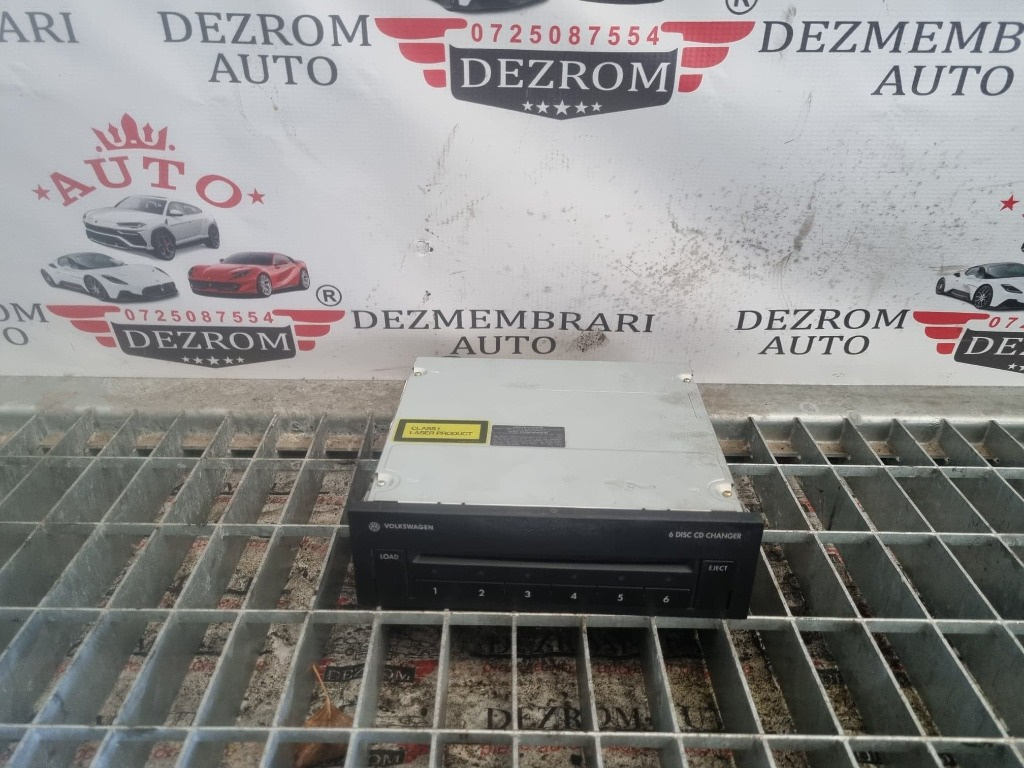 Magazie CD-uri VW Golf 5 cod piesa : 1K0035110