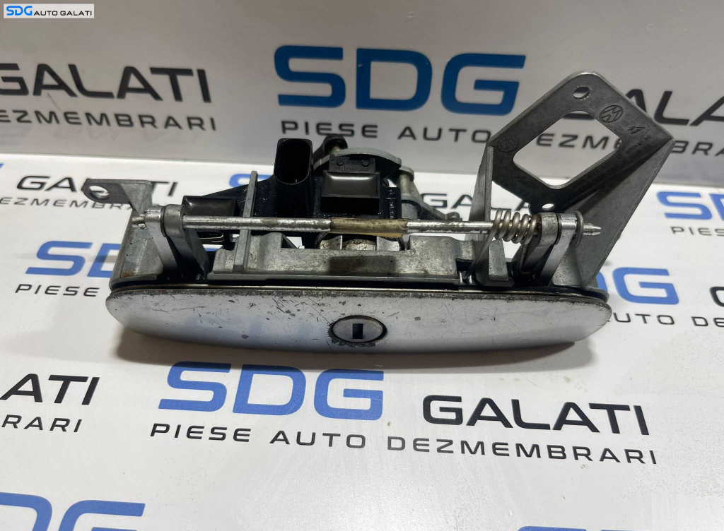 Maner Clapeta Actionare Deschidere cu Butuc Haion Haion Capota Portbagaj Volkswagen Polo 9N 2002 - 2008 Cod 6Q6827565G 6Q6827297F 6Q6827601D [B3420]