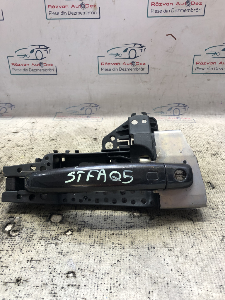Maner exterior stanga fata Audi Q5 2010