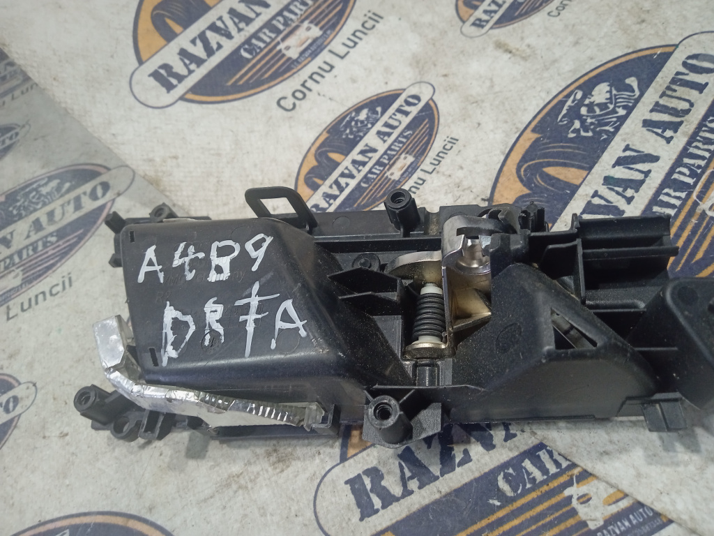 Maner interior dreapta fata Audi A4 B9 2