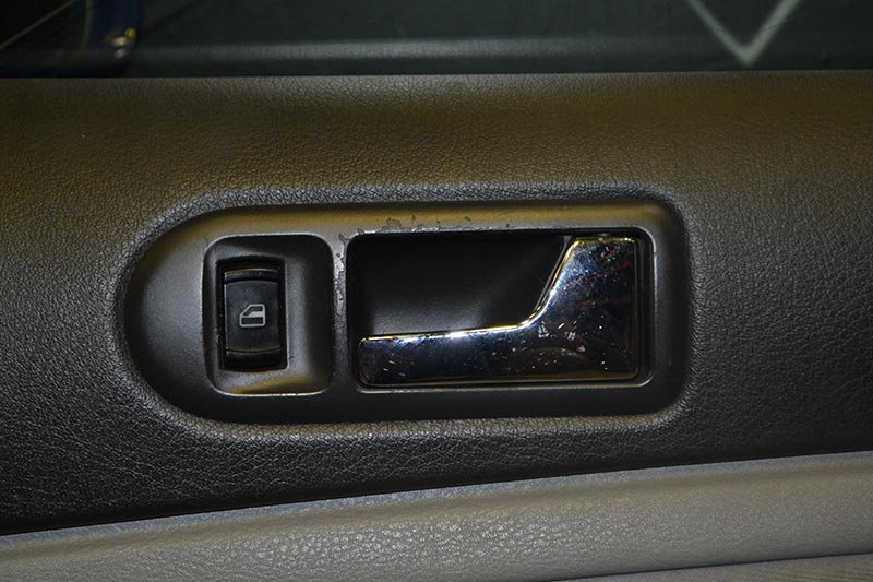 MANER INTERIOR USA DREAPTA FATA VOLKSWAGEN PASSAT B5.5 LIMUZINA 2001 1.9 TDI 131 CP COD MOTOR AVF