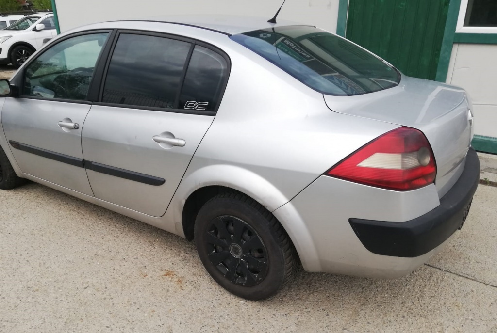 MANER INTERIOR USA DREAPTA SPATE RENAULT