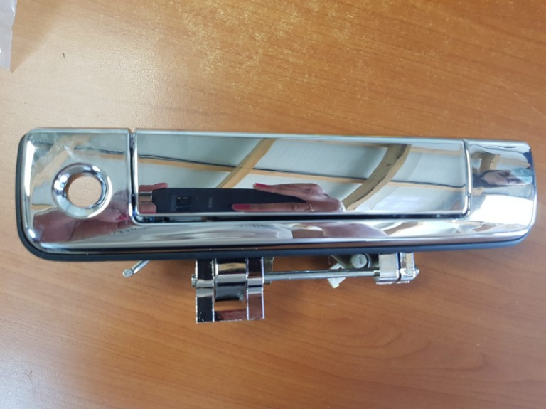 Maner oblon/ haion cu lacas cheie (cromat) ISUZU P/U D-MAX 2012-2020