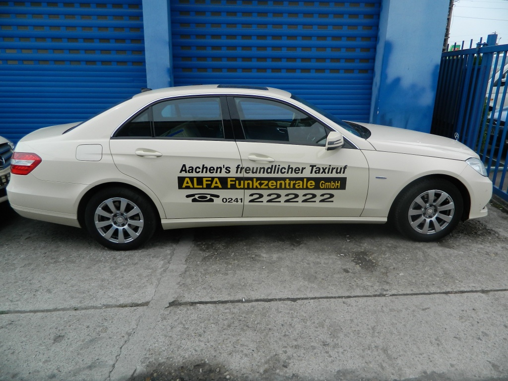 Maner usa dreapta fata Mercedes E-CLASS W212 model 2012