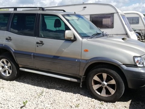 Maner usa dreapta fata Nissan Terrano 2004 4 USI 3,0 DIESEL