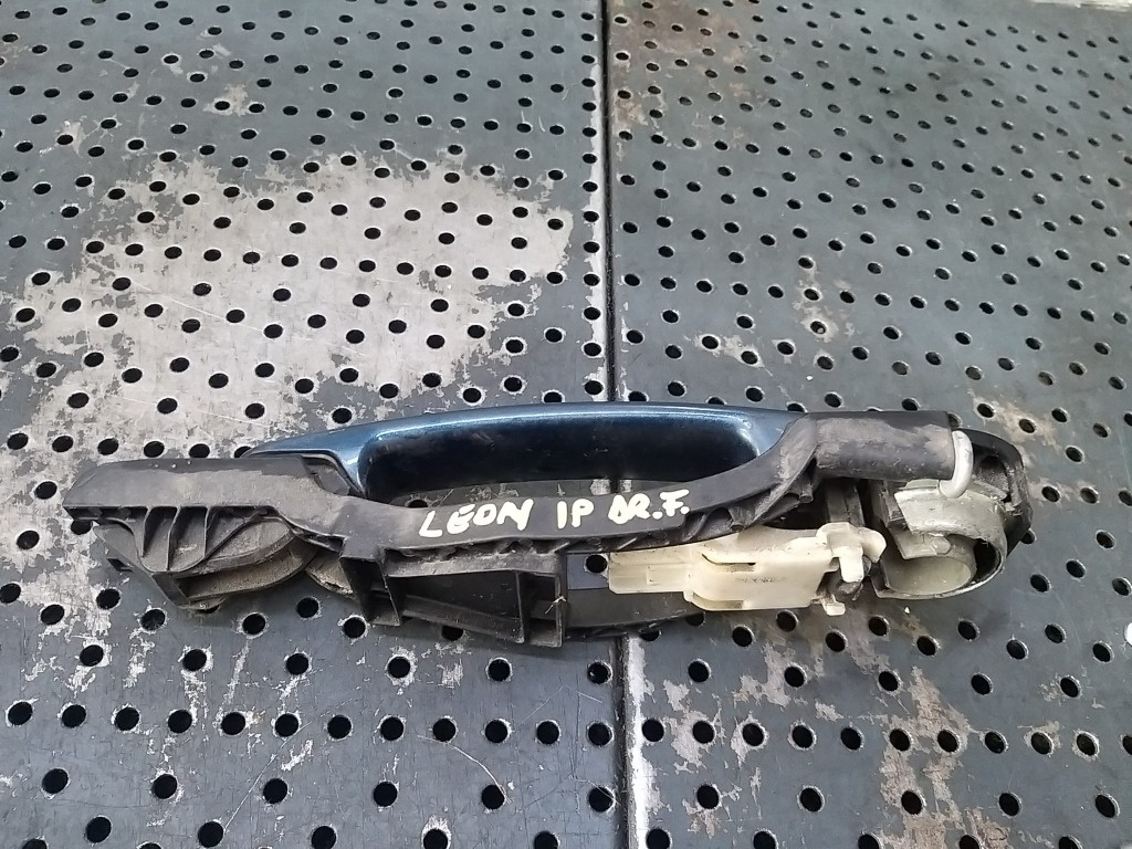 Maner usa dreapta fata seat leon 1p 1p08