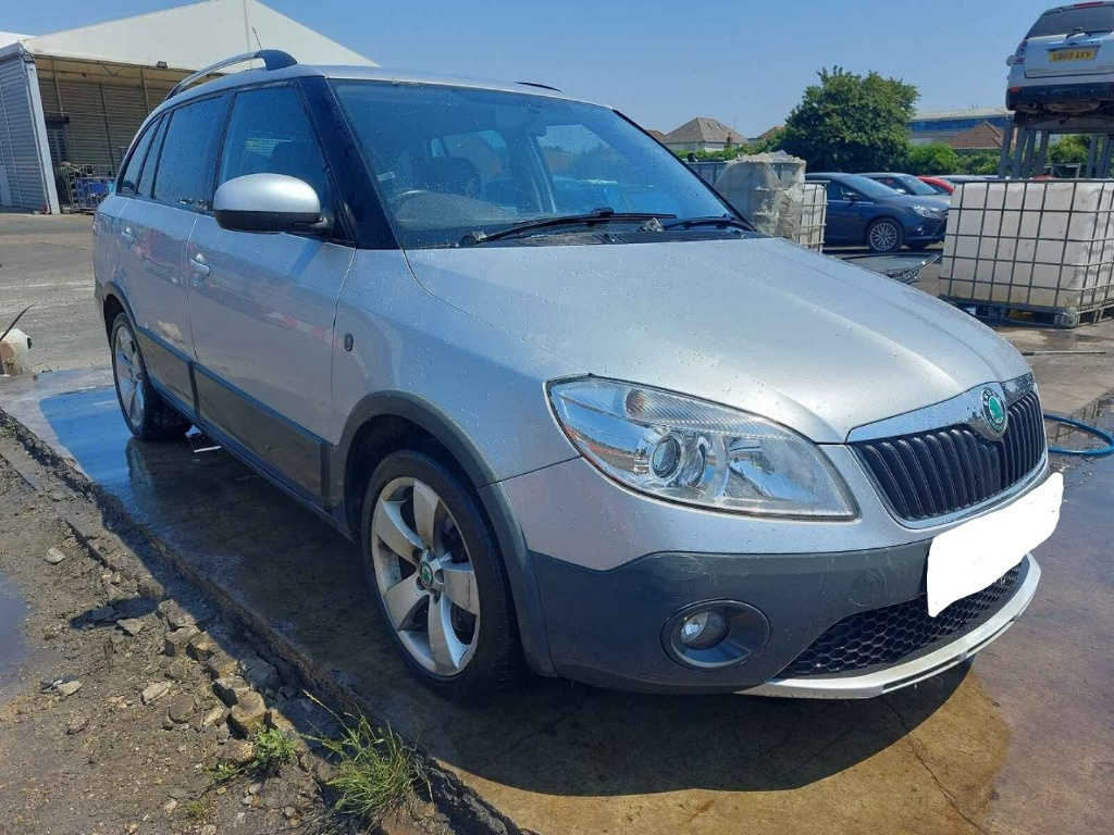 Maner usa dreapta fata Skoda Fabia 2 2011 Scout BREAK 1.6 TDI CAYC