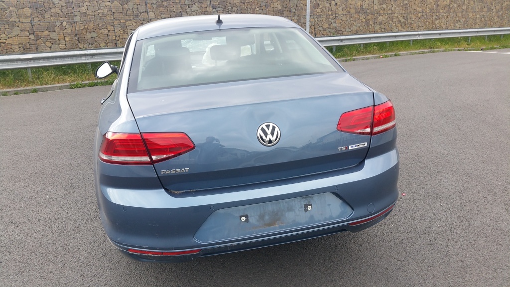 Maner usa dreapta fata Volkswagen Passat B8 2016 l