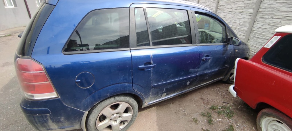 Maner usa dreapta spate Opel Zafira B 20