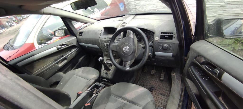 Maner usa dreapta spate Opel Zafira B 20