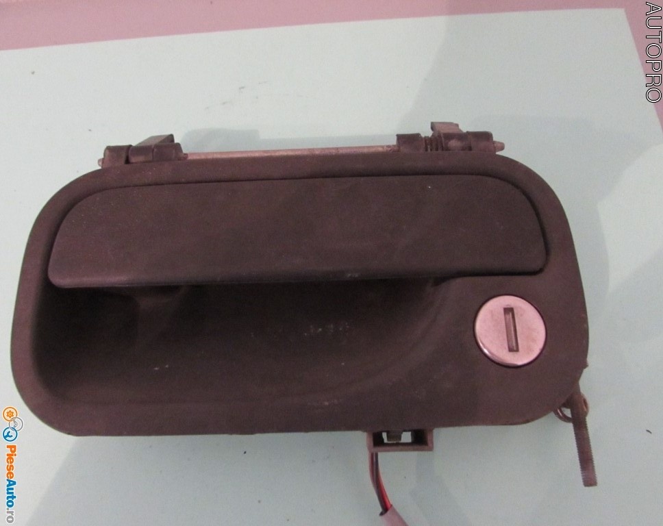 Maner usa exterior stanga fata Opel Corsa B an 1998