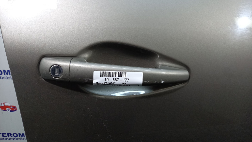 MANER USA FATA DREAPTA PEUGEOT 208 208 - - (2012 2015)