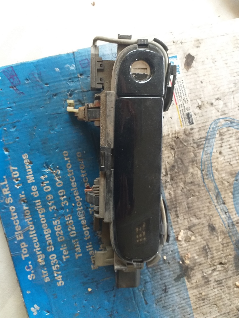 Maner usa stanga fata Audi A3 an 2001-2004